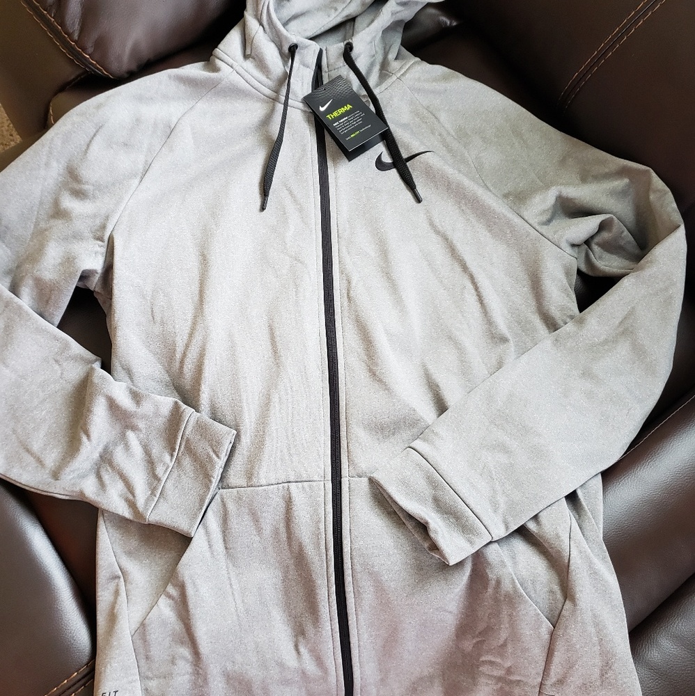 NWT 🎉Nike Mens sweatshirt
